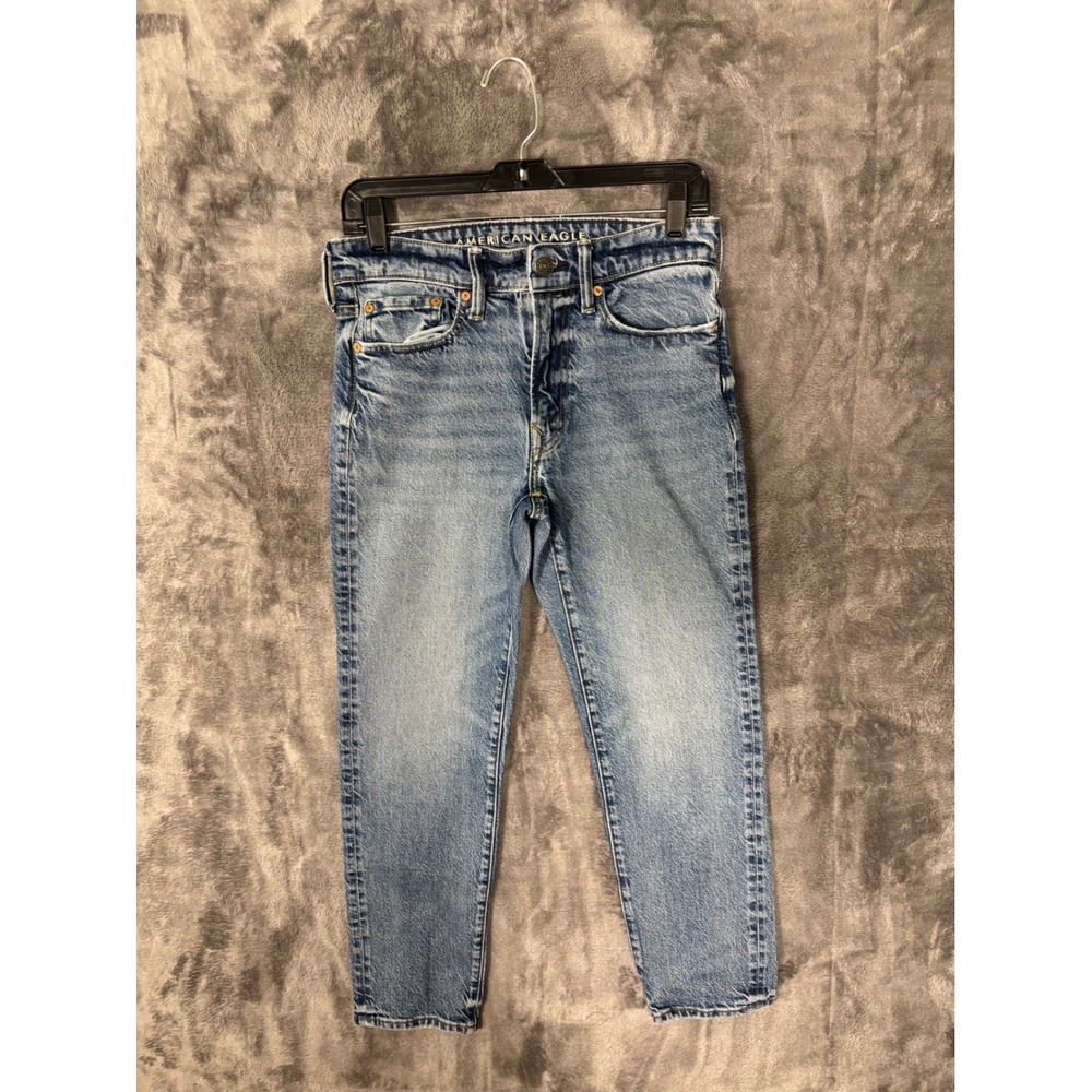 American Eagle Mom Jeans Light Wash High Waisted Tapered Leg Denim Pants